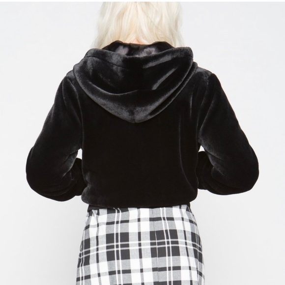 Eggie black faux fur jacket. - Picture 3 of 7